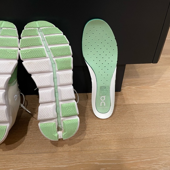 On CloudX shift women’s size 10.5 - Picture 7 of 9